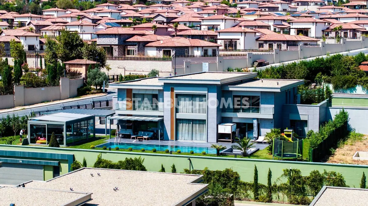 Villa 406 m² in Istanbul
