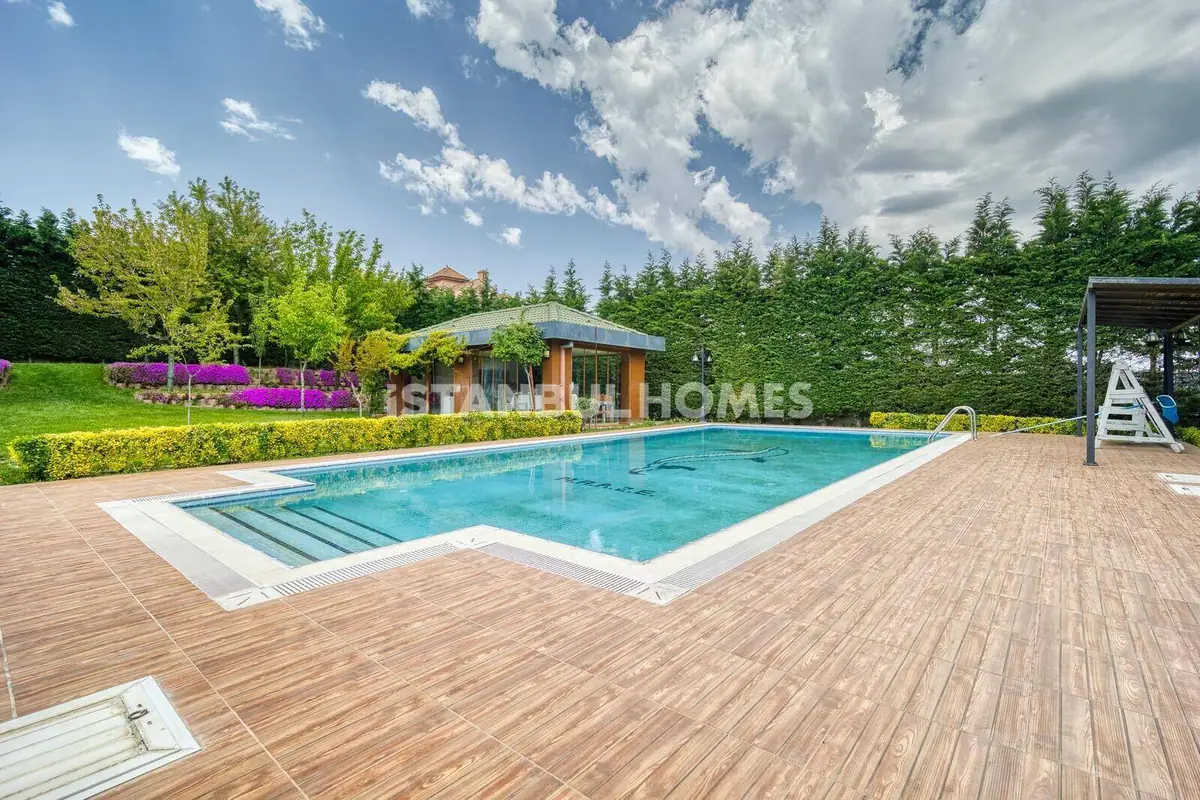 Villa in Istanbul - 2