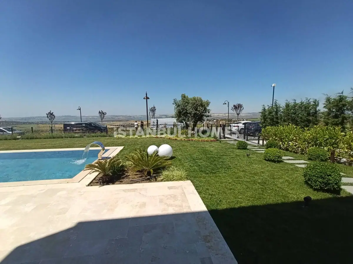 Villa 375 m² in Istanbul
