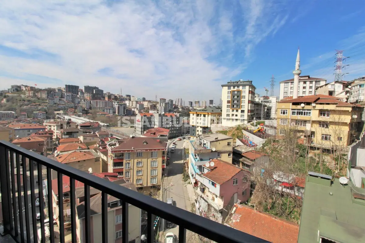 Apartment 82 m² in Istanbul - 2