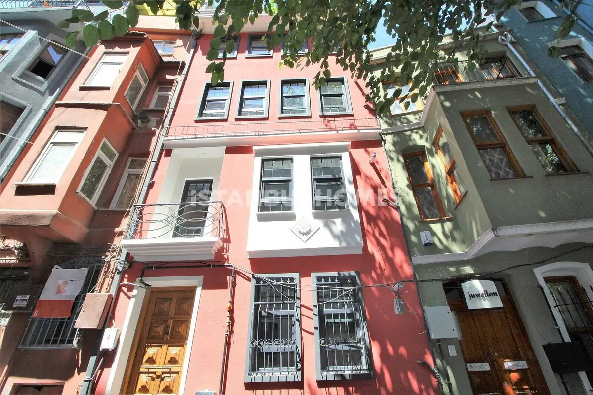 Apartment in Istanbul - 3