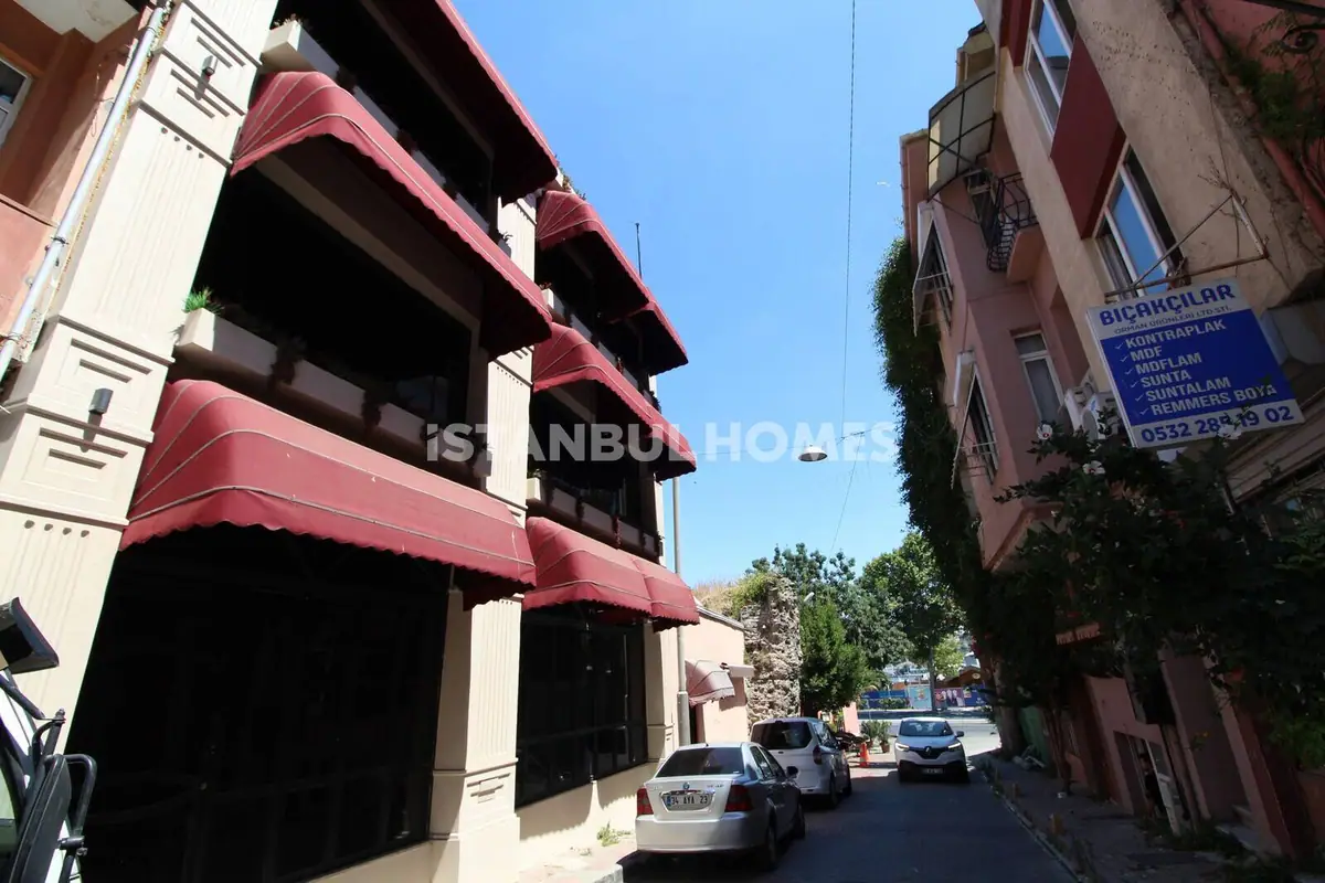 Apartment in Istanbul - 3