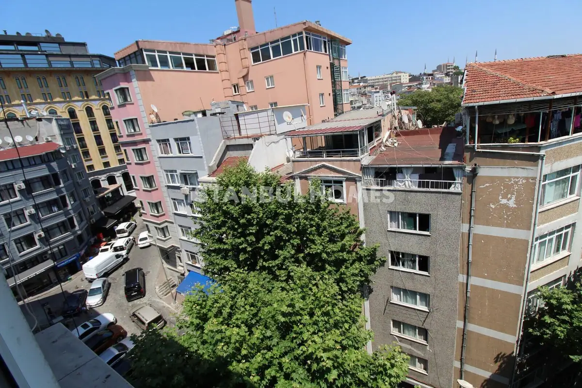 Apartment in Istanbul - 3