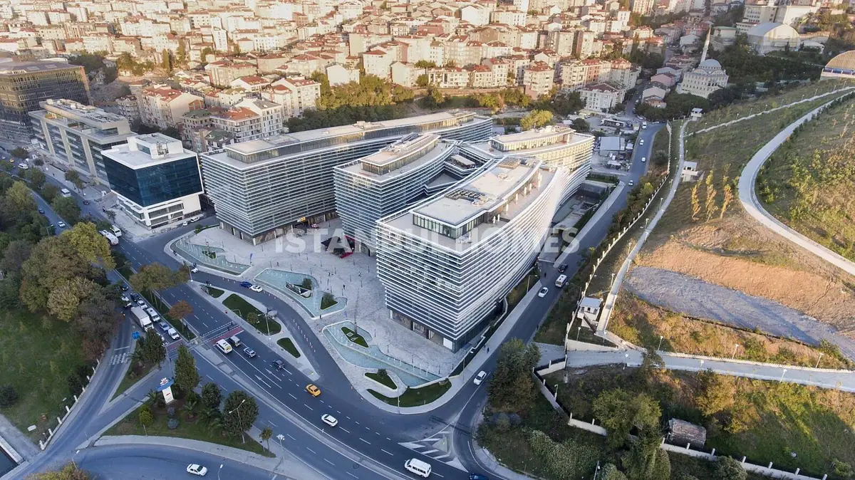 Commercial property 61 m² in Istanbul - 2
