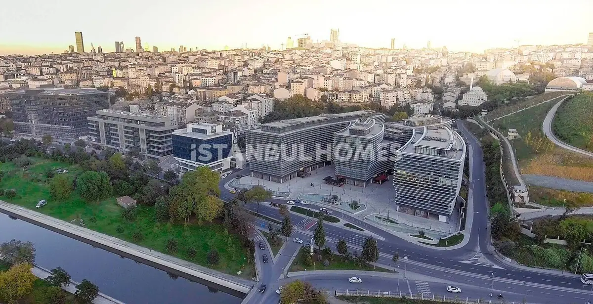 Commercial property 61 m² in Istanbul - 5