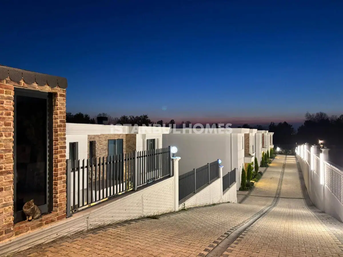 Apartment in Istanbul - 3