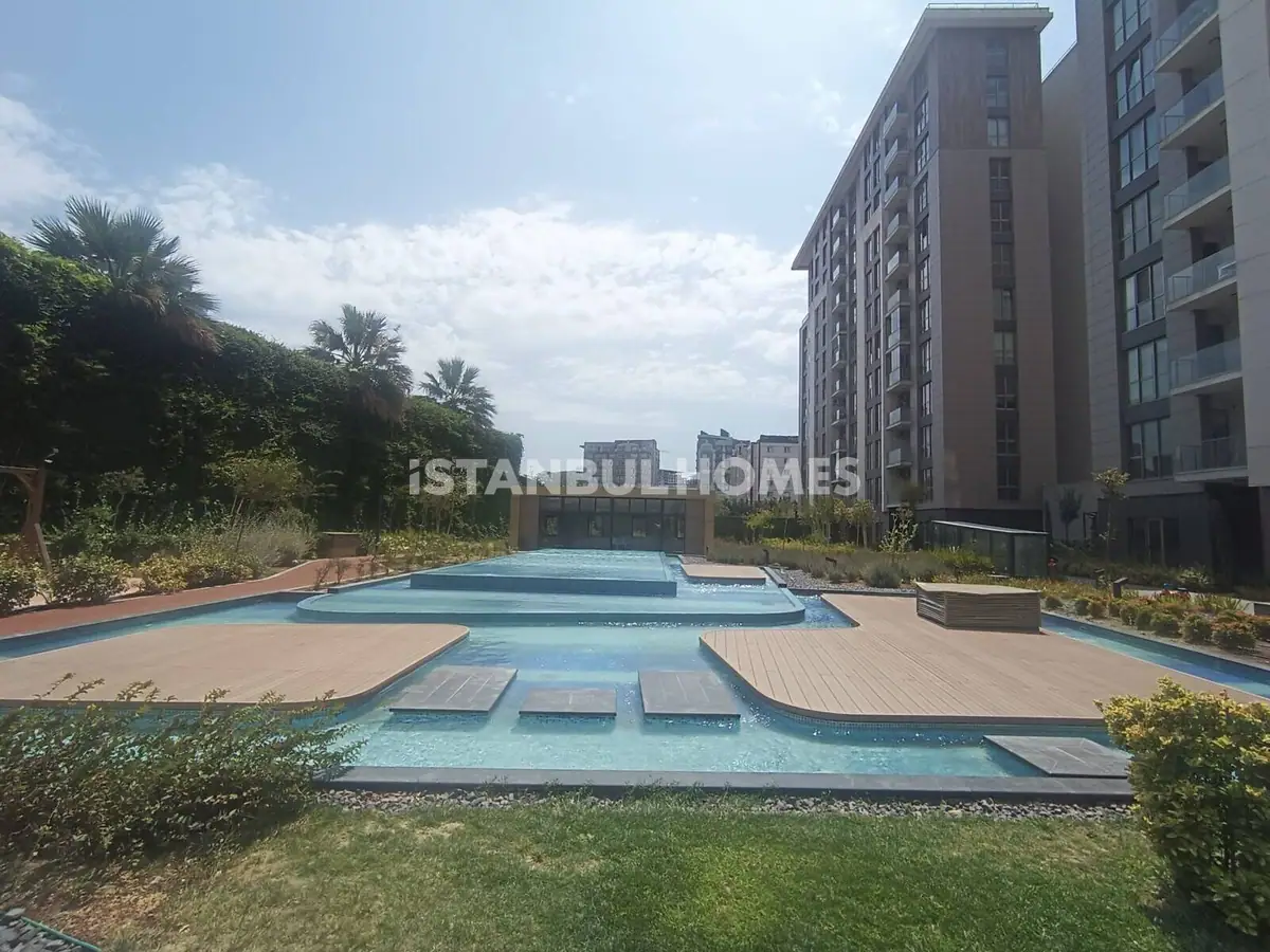 Apartment 140 m² in Istanbul - 2